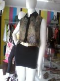 Camisa cavada+saia bandagem+cinto couro